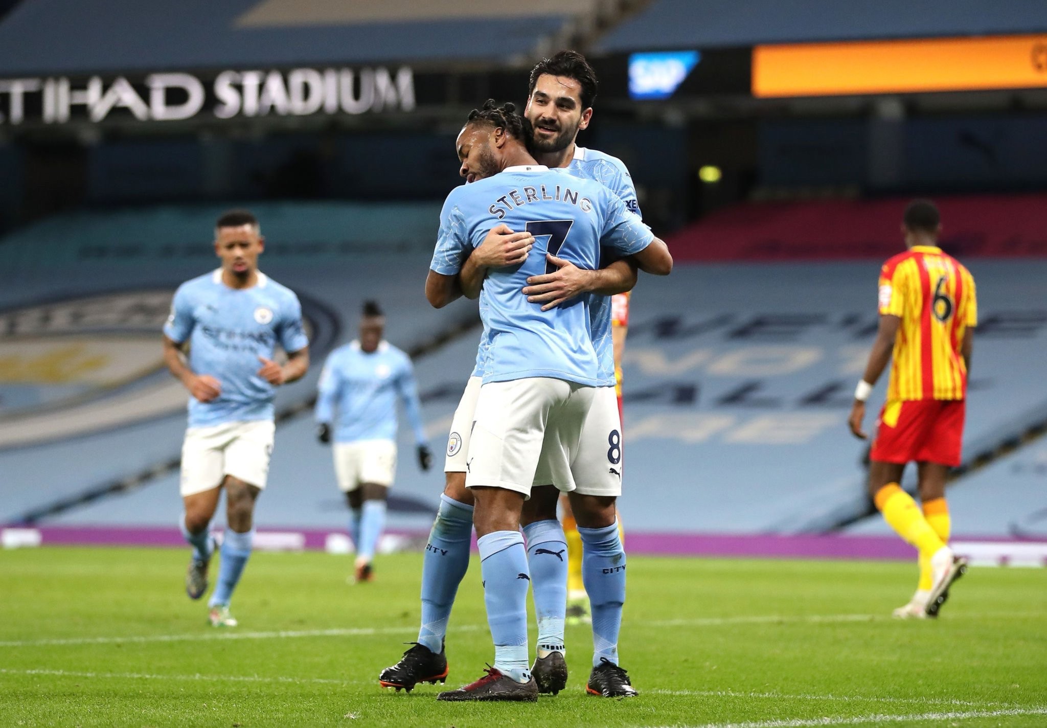 球队整体崩 球队整体崩